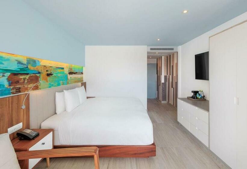 キングサイズベッドのデラックスルーム, Courtyard By Marriott Mazatlan Beach Resort