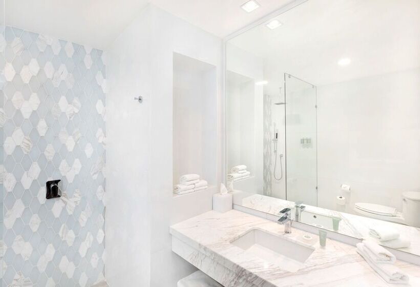 オーシャンビューデラックスルームバルコニー付き, Courtyard By Marriott Mazatlan Beach Resort