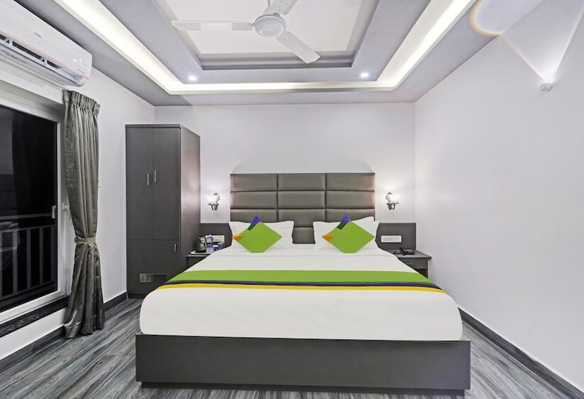 디럭스 룸, Treebo Premium Raffis  Andalusia Bay Way