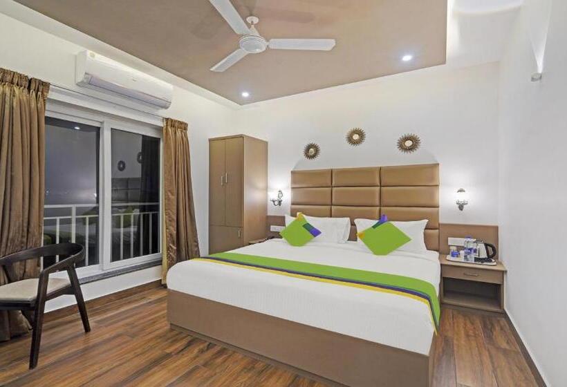 디럭스 룸, Treebo Premium Raffis  Andalusia Bay Way