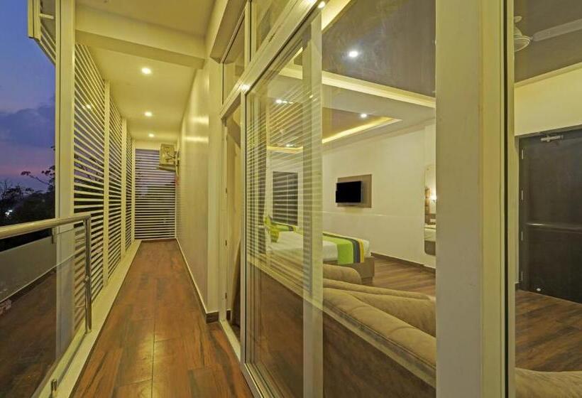 غرفة سوبيريور, Treebo Premium Raffis  Andalusia Bay Way