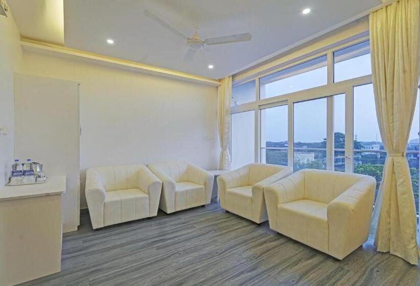 수피리어 룸, Treebo Premium Raffis  Andalusia Bay Way