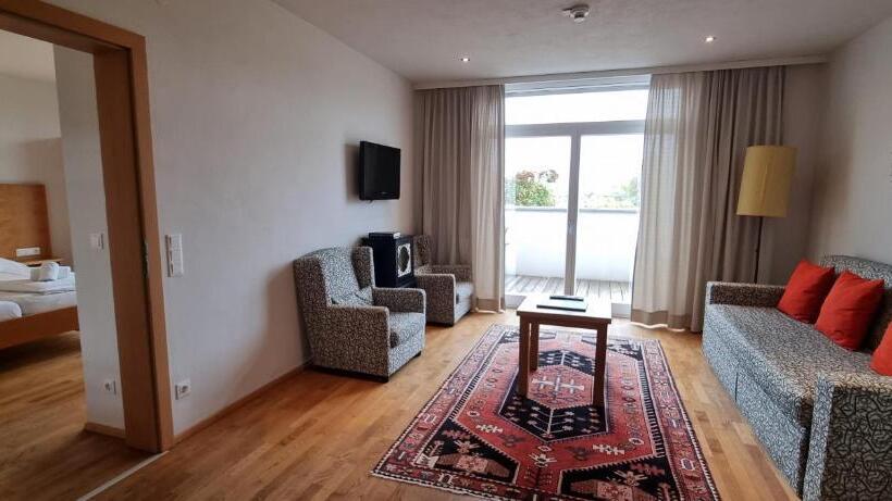 דירה בת חדר שינה 1 עם מרפסת, Wirtshaus Leindl