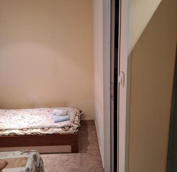 Chambre Triple Standard, къща за гости  хт