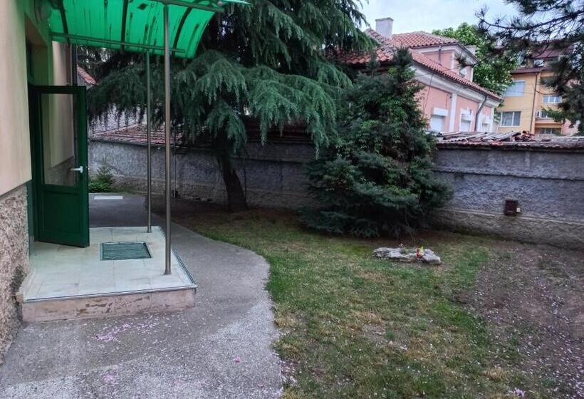 Номер Стандарт, къща за гости  хт