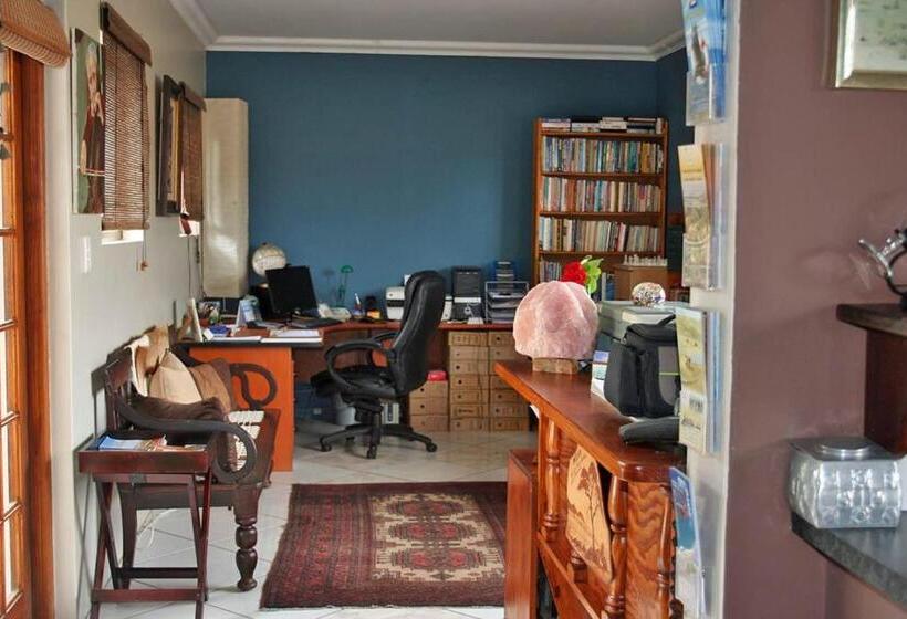 اتاق استاندارد چهار تخته, Room In Bb Room For 4 Guests Amarachi Guesthouse In Swakopmund Namibia Beach In 500m