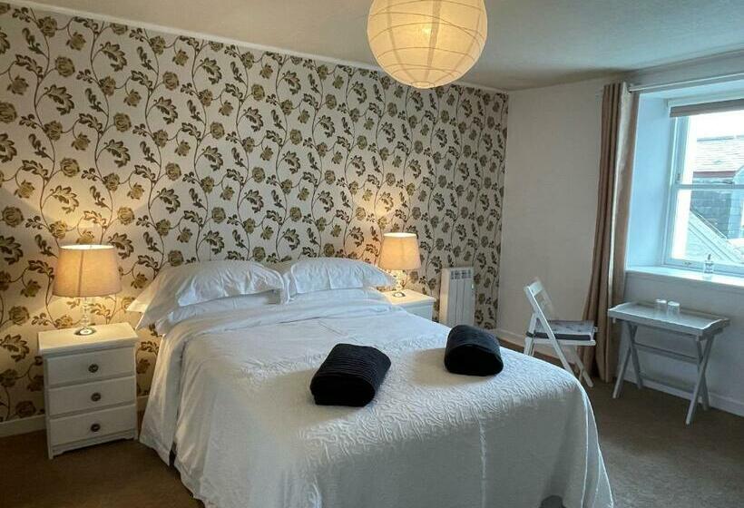 キングサイズベッドのスーペリアルーム, Forty Five, John Street, Stromness