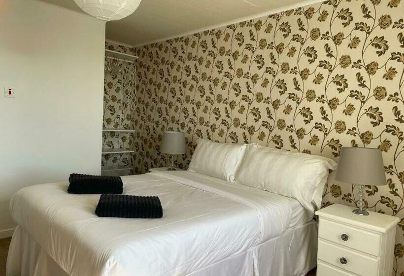 キングサイズベッドのスーペリアルーム, Forty Five, John Street, Stromness