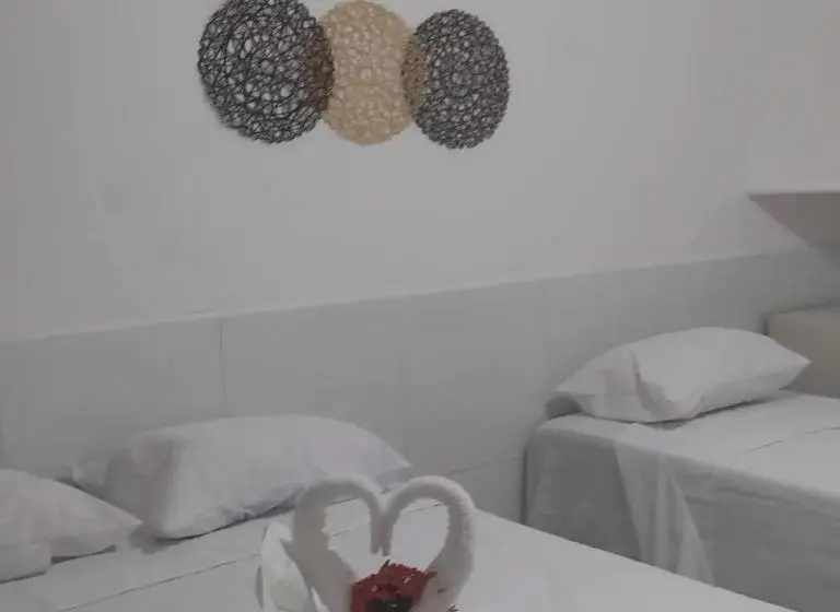 エコノミー４人部屋, Ecomar Pousada