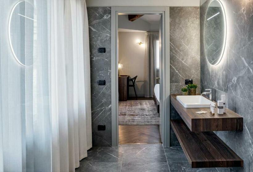 سوییت جونیور, Porta Altinia Suites