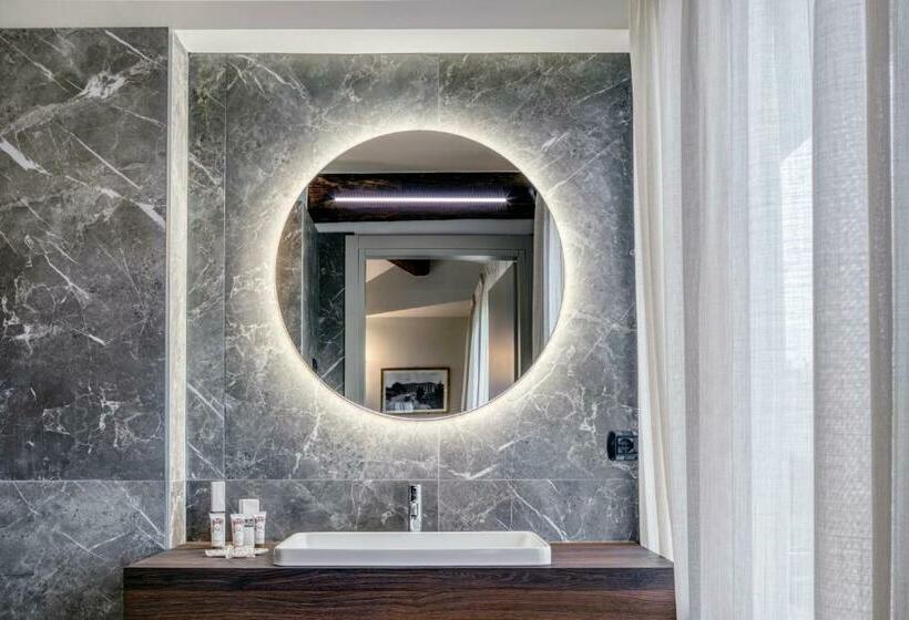 سوییت, Porta Altinia Suites