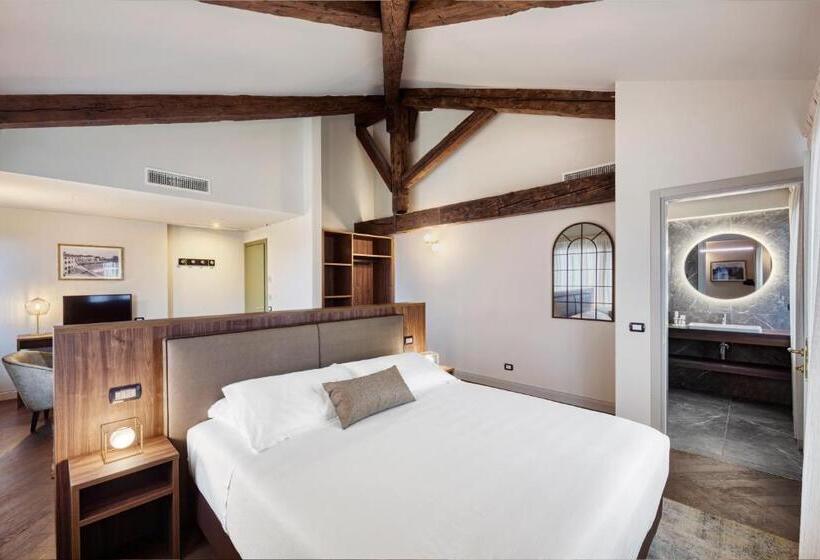 سوییت, Porta Altinia Suites