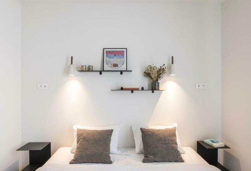 スタンダードルーム, Yust Liege