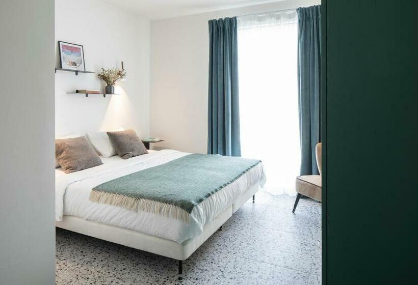 スタンダードルーム, Yust Liege