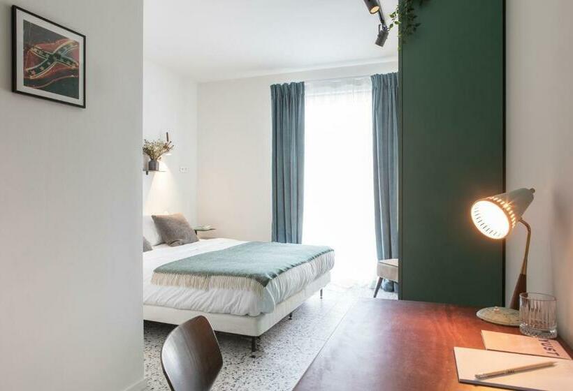 スタンダードルーム, Yust Liege