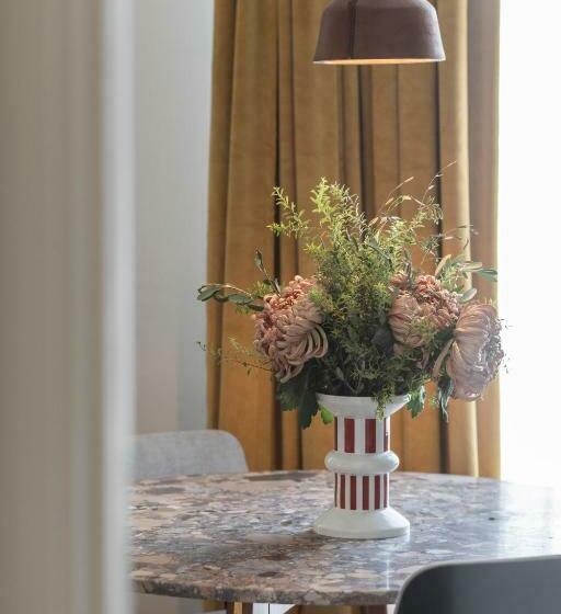 デラックスルーム, Yust Liege