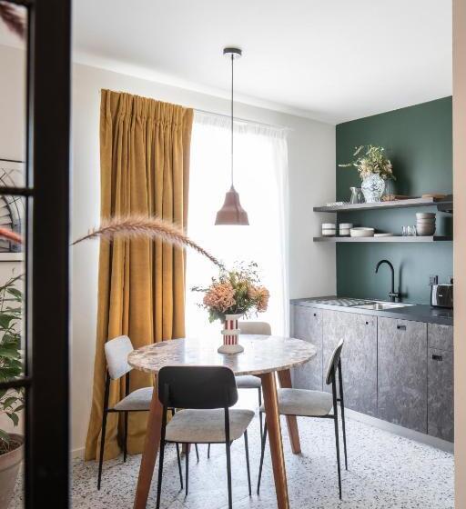 デラックスルーム, Yust Liege