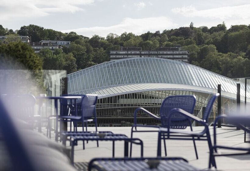 デラックスルーム, Yust Liege