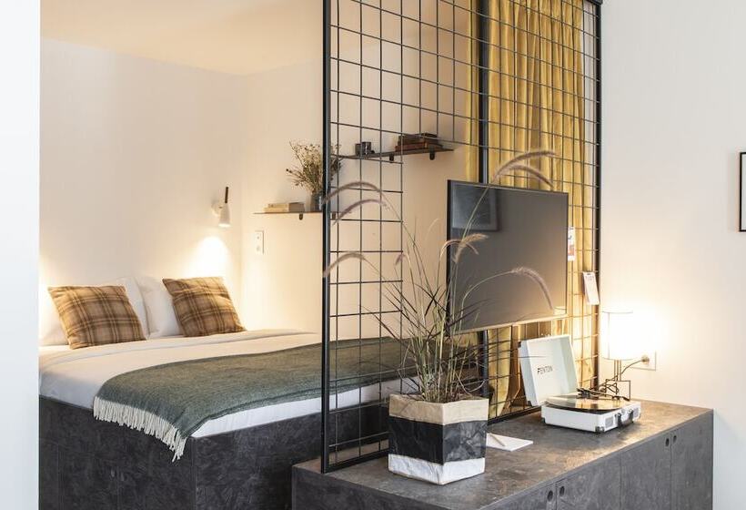 デラックスルーム, Yust Liege