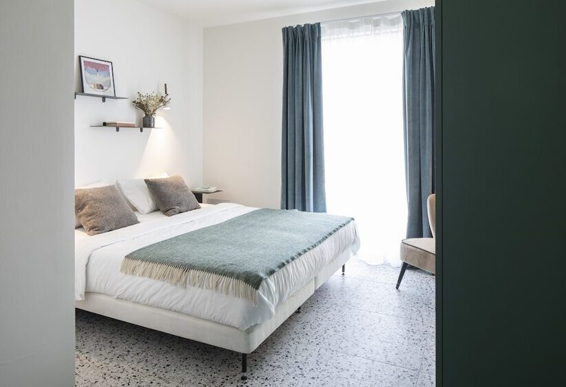 スタンダードルーム, Yust Liege