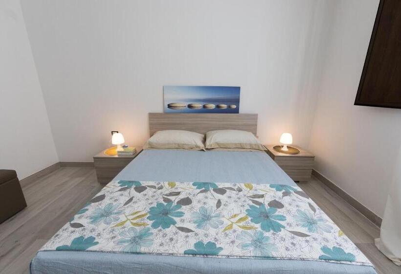 غرفة عائلية مطلّة علي الحديقة, Iori Salento B&b