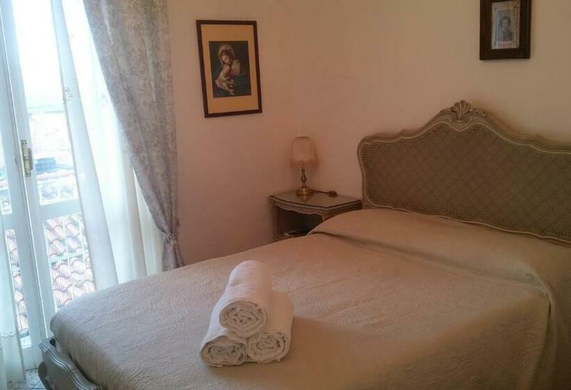 클래식 4인 룸, Guest House Attico Della Vittoria