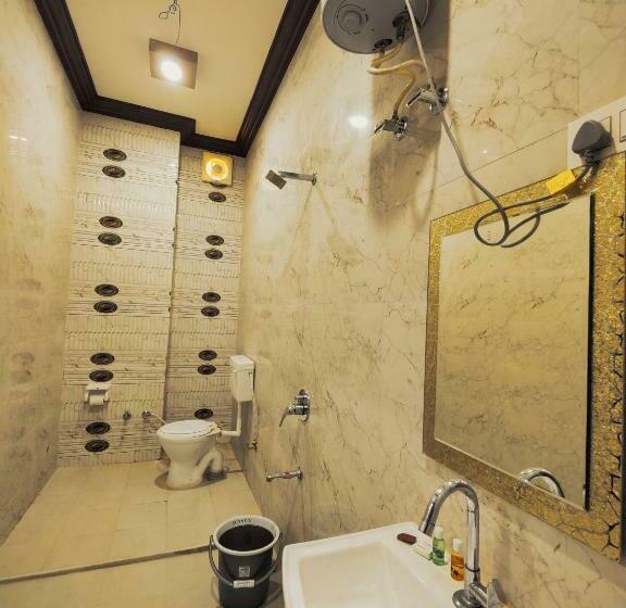 اتاق لوکس, The Rathore Heritage