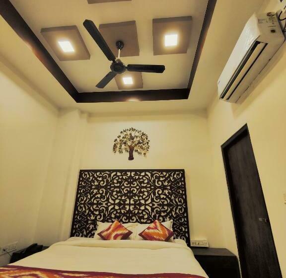 اتاق لوکس, The Rathore Heritage