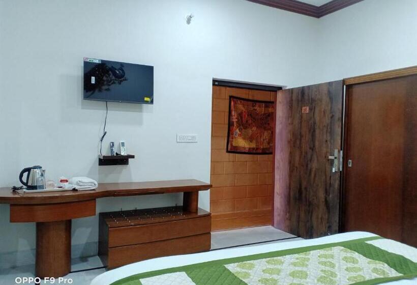 اتاق لوکس, The Rathore Heritage