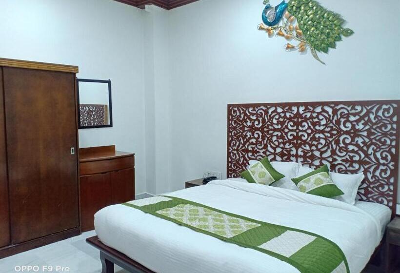 اتاق لوکس, The Rathore Heritage