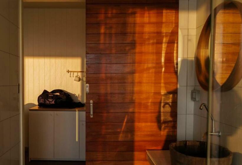 Habitació Estàndard, Moane