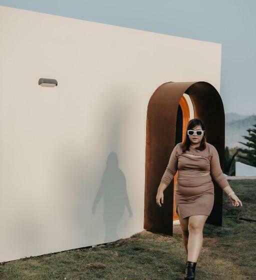 Habitació Estàndard, Moane