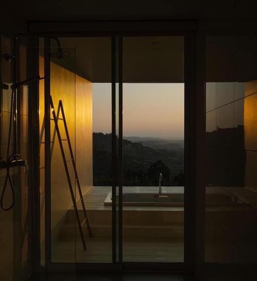 Habitació Estàndard, Moane