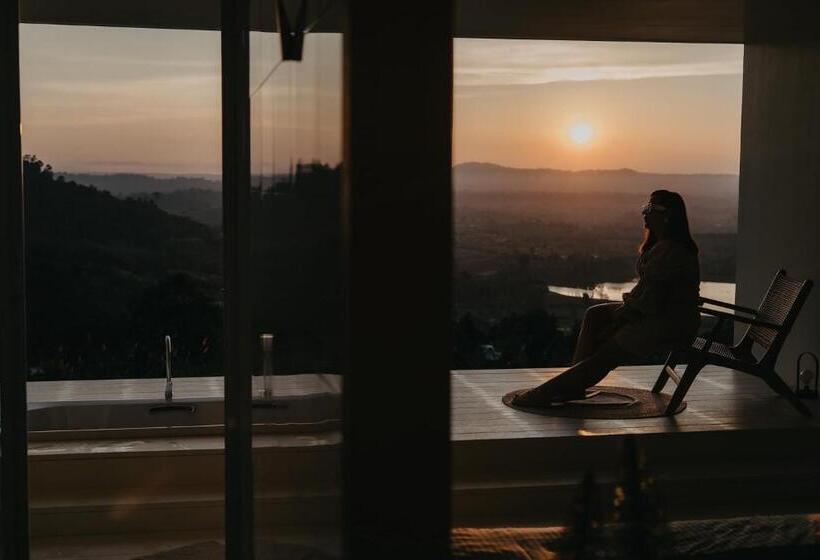 Habitació Estàndard, Moane