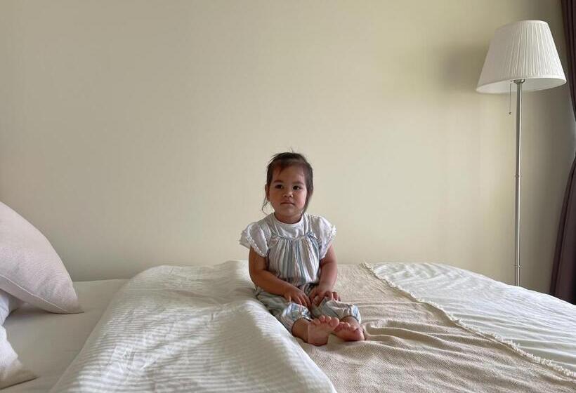 Habitació Estàndard, Moane