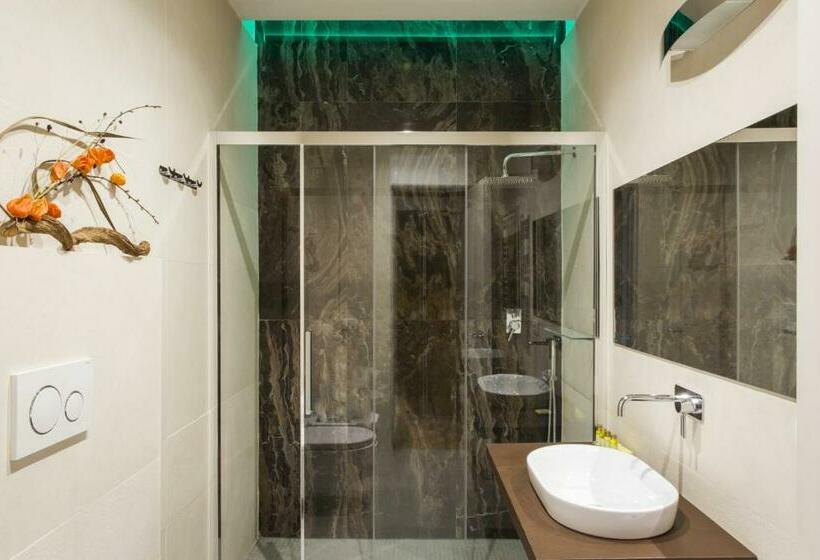 اتاق استاندارد, Navonamyhome