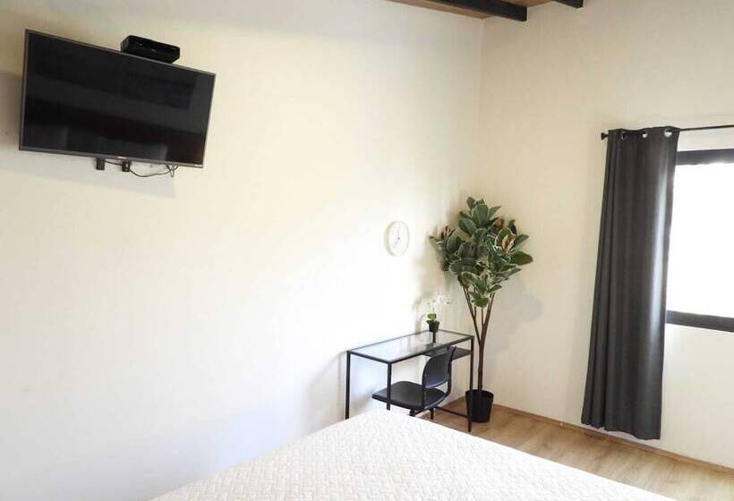 Quarto Deluxe, Singular Antara