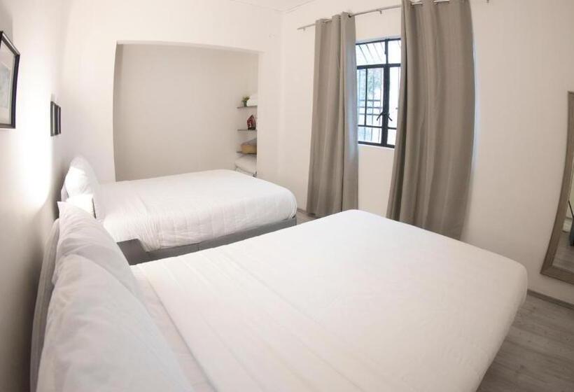 Quarto Deluxe, Singular Antara