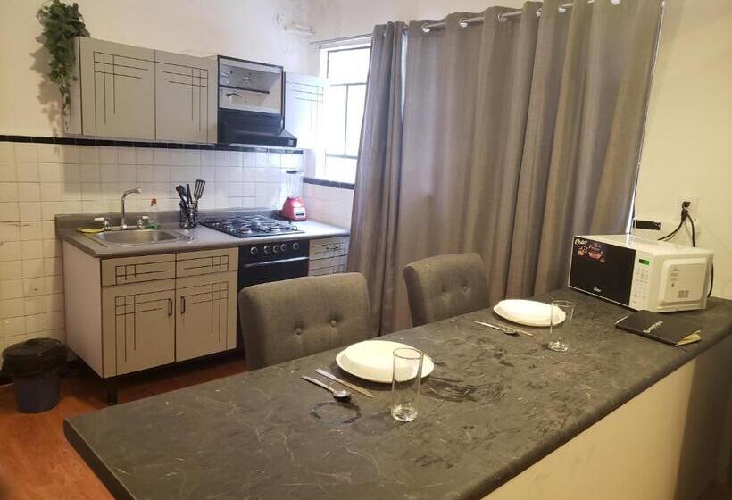 Quarto Deluxe, Singular Antara