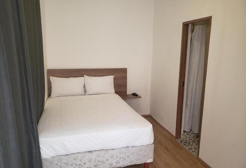 Quarto Estandar, Singular Antara