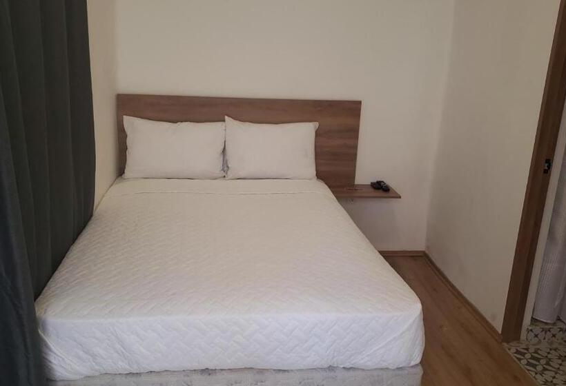 Quarto Estandar, Singular Antara