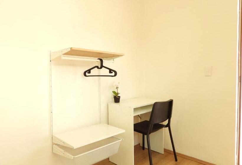 Quarto Estandar, Singular Antara