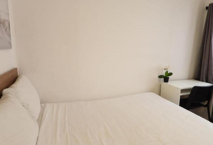 Quarto Estandar Banheiro Compartilhado, Singular Antara