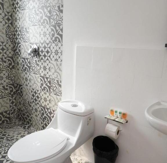 Quarto Estandar Individual Banheiro Compartilhado, Singular Antara