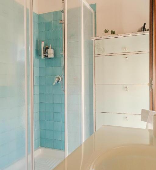 اتاق لوکس با چشمانداز دریا, La Casa Nel Borgo