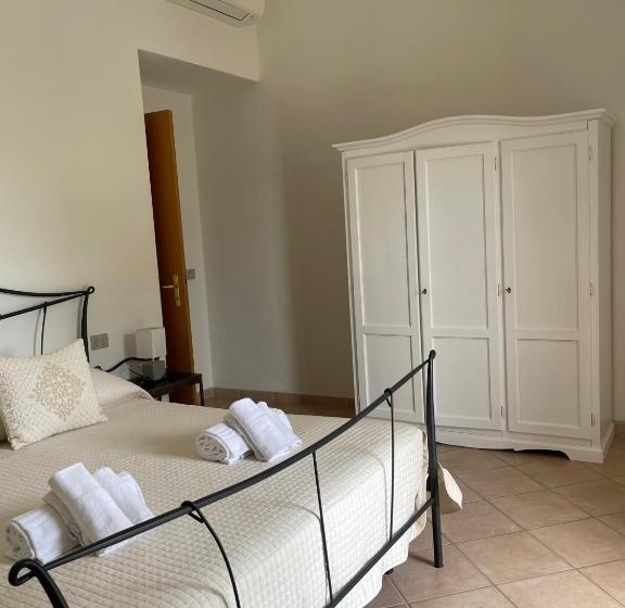 חדר משפחתי צדדי נוף לים, La Minditta