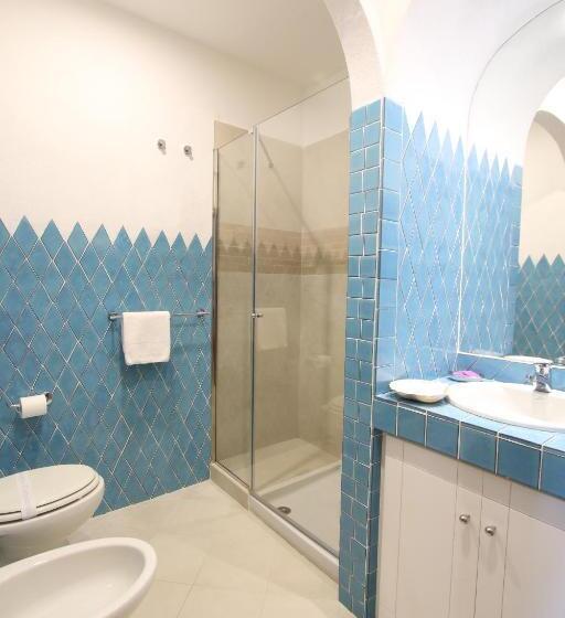 חדר משפחתי נוף לים, La Minditta