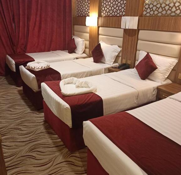 חדר סטנדרט לארבעה, Al Andalus Palace 3 فندق قصر الاندلس الشمالية