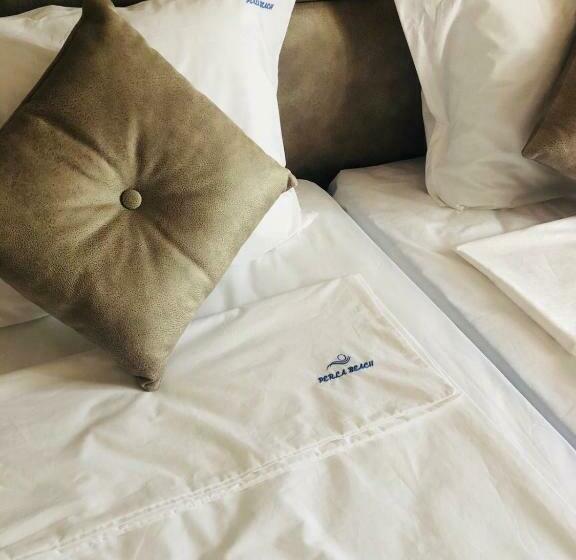 اتاق استاندارد با چشمانداز دریا, Perla Beach