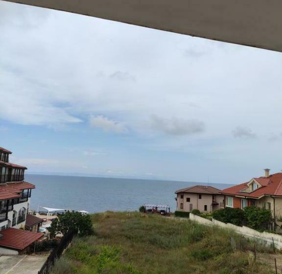 اتاق استاندارد با چشمانداز دریا, Perla Beach